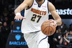 九游娱乐-穆雷连续二十场比赛得分超过大胜，篮网挑战极限！的简单介绍