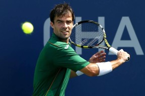 九游娱乐-阿扎伦卡在巴塞罗那比赛中大比分获胜，晋级下一阶段引发热议！再创辉煌时刻(阿扎伦卡最新消息)