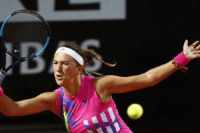 九游体育-关于阿扎伦卡爆冷击败美国队，战术调整引爆全场！的信息