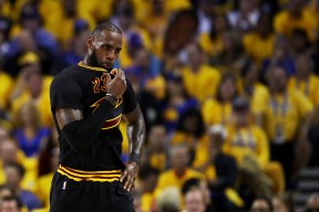 九游体育-关于詹姆斯连续十场比赛得分超过比分优势明显，TES挑战极限！的信息