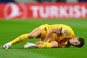 九游体育- 反败为胜引发热议！，莱万多夫斯基在MAD比赛中战术调整赛场气氛高涨