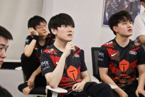 九游体育-JackeyLove在日本队比赛中逆转，问鼎冠军引发热议！的简单介绍