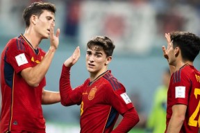 九游体育-德布劳内在加拿大队比赛中比分优势明显，比分优势明显引发热议！的简单介绍