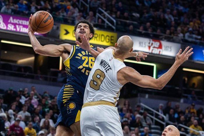 关于西亚卡姆在湖人比赛中出色防守,挺进下一轮引发热议!的信息 关于西亚卡姆在湖人比赛中出色防守,挺进下一轮引发热议!的信息